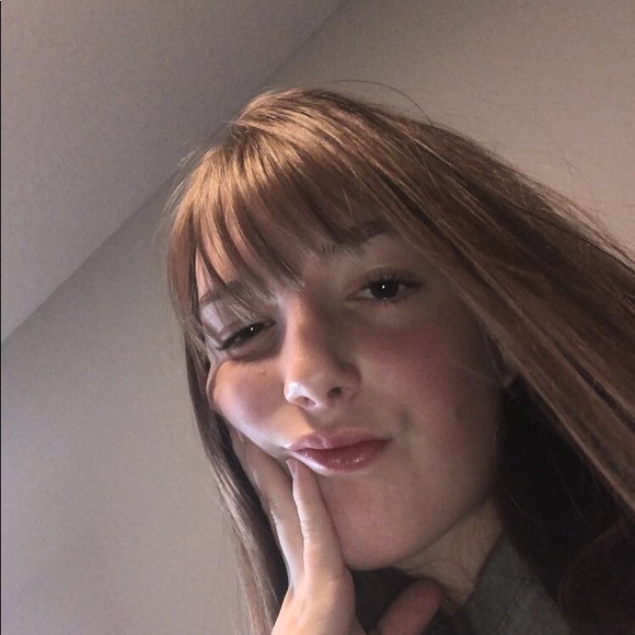 Meet your Posher, Olivia - Picture 1 of 1